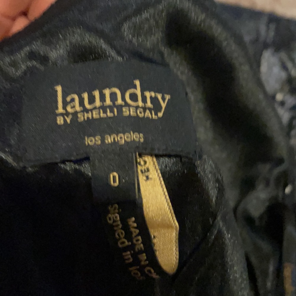 Laundry - Picture 3 of 3